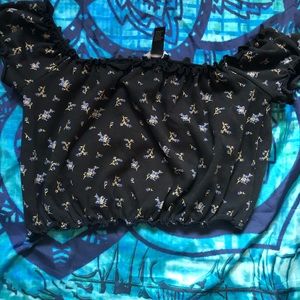 Black floral crop top
